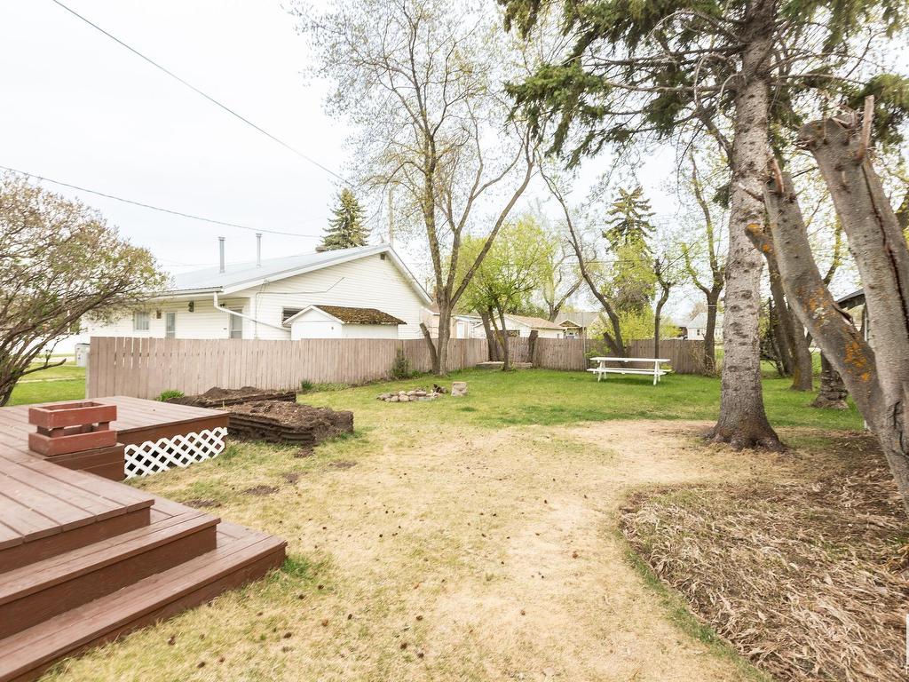 












9839 105 Street

,
Westlock,




AB
T7P 1S8


