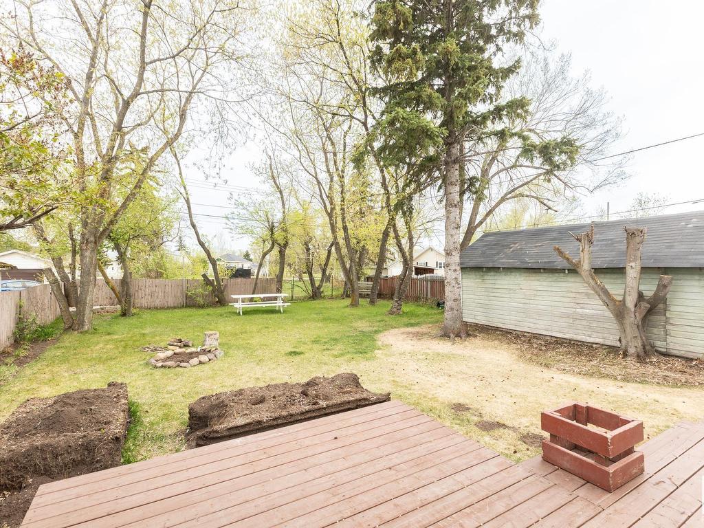 












9839 105 Street

,
Westlock,




AB
T7P 1S8

