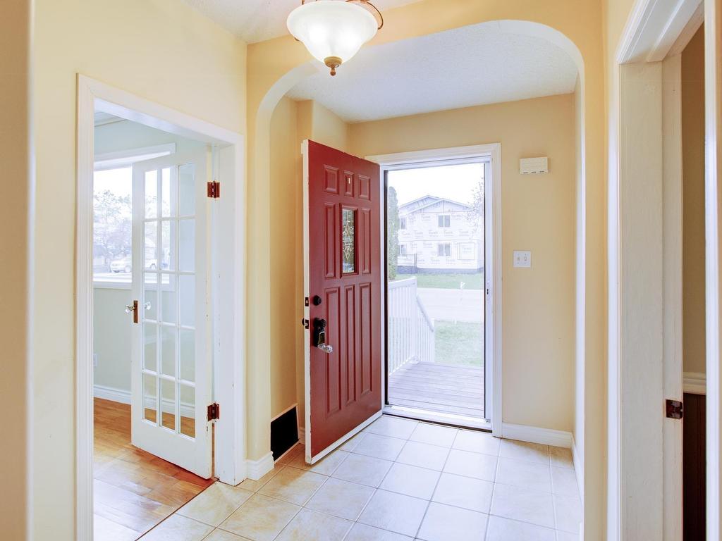 












9839 105 Street

,
Westlock,




AB
T7P 1S8

