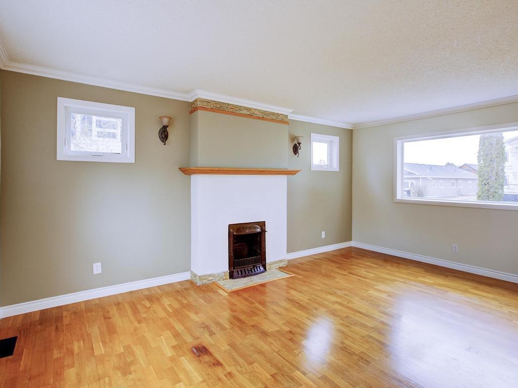 












9839 105 Street

,
Westlock,




AB
T7P 1S8

