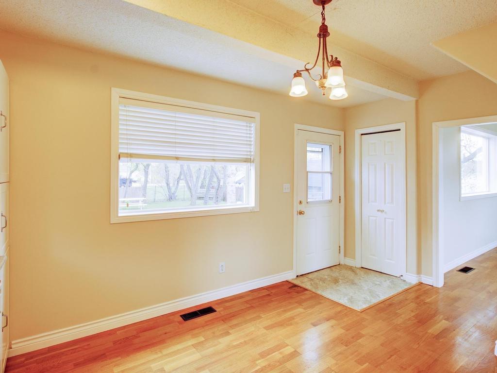 












9839 105 Street

,
Westlock,




AB
T7P 1S8


