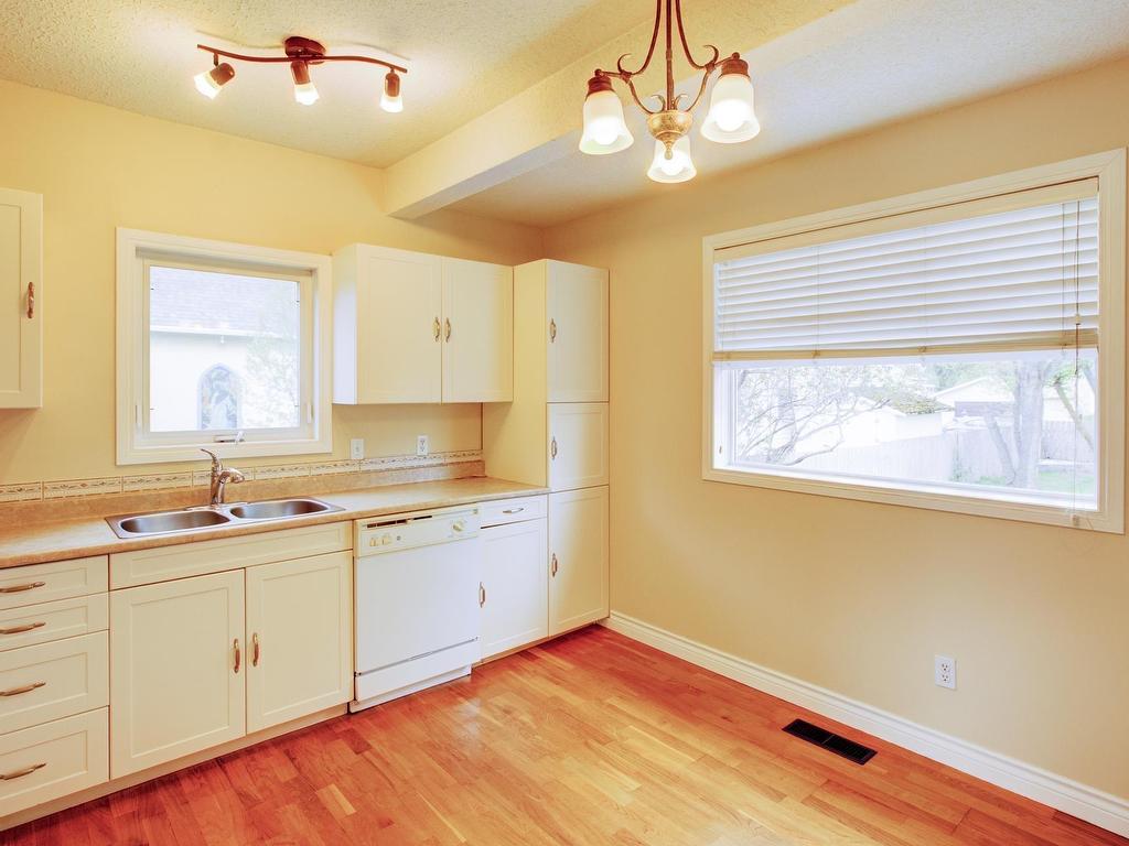 












9839 105 Street

,
Westlock,




AB
T7P 1S8

