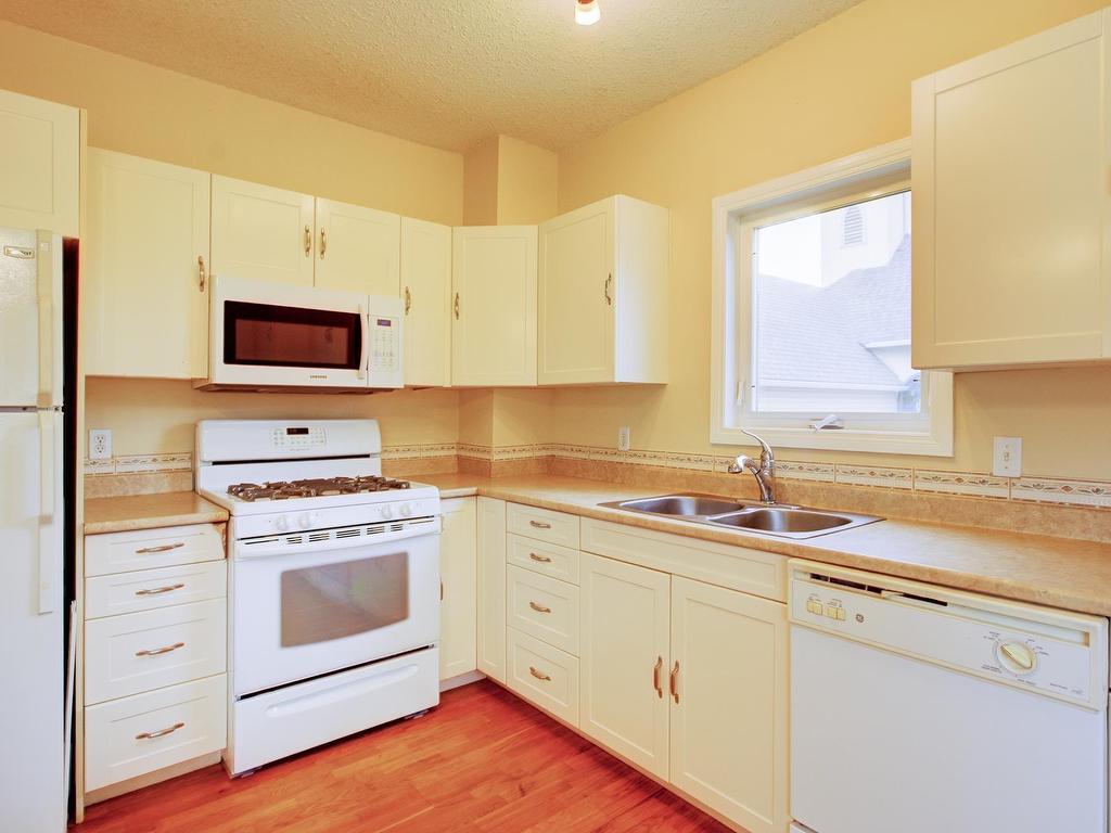 












9839 105 Street

,
Westlock,




AB
T7P 1S8

