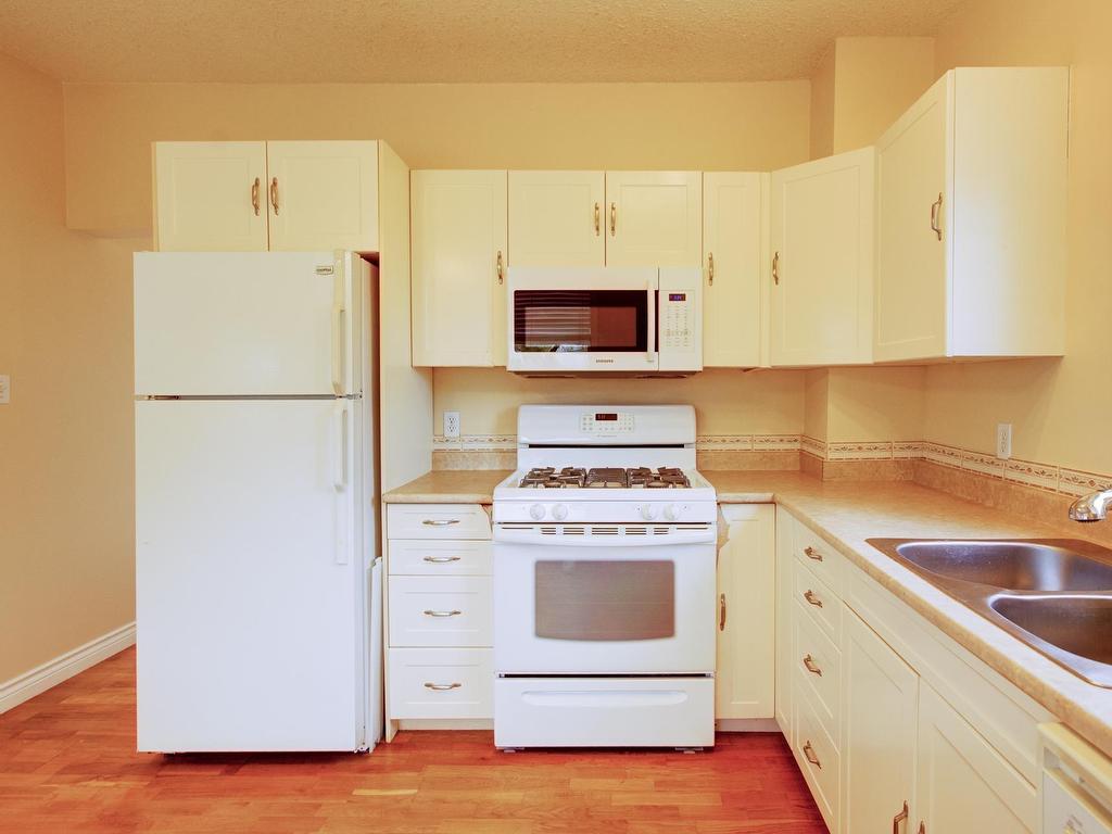 












9839 105 Street

,
Westlock,




AB
T7P 1S8

