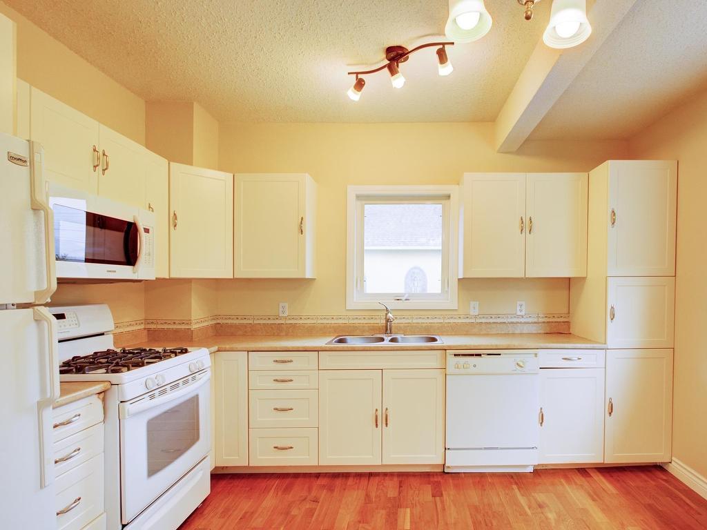 












9839 105 Street

,
Westlock,




AB
T7P 1S8

