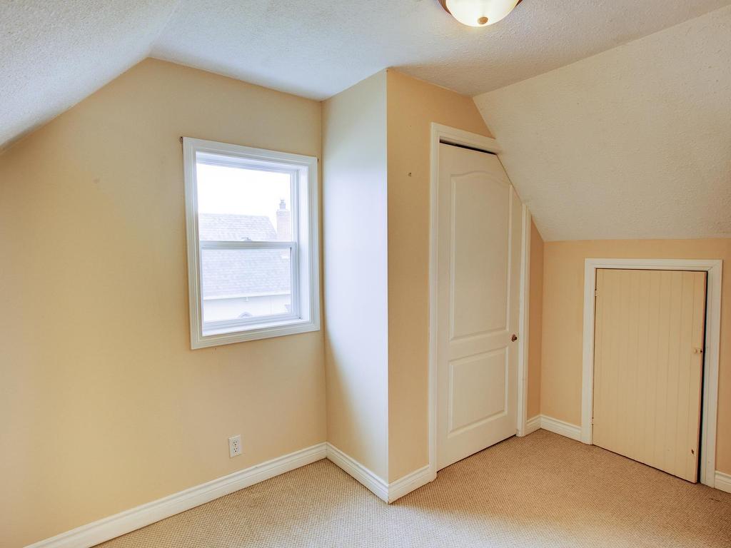 












9839 105 Street

,
Westlock,




AB
T7P 1S8

