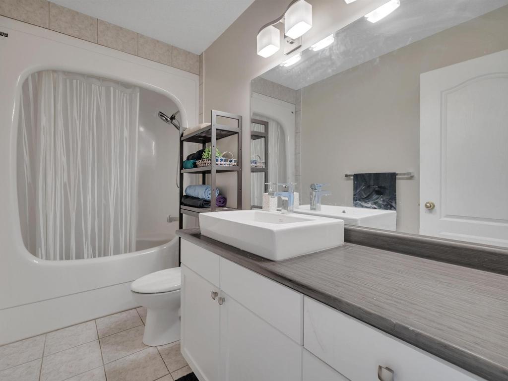 












5 BRIDGEPORT Wynd

,
Leduc,




AB
T9E 8B2

