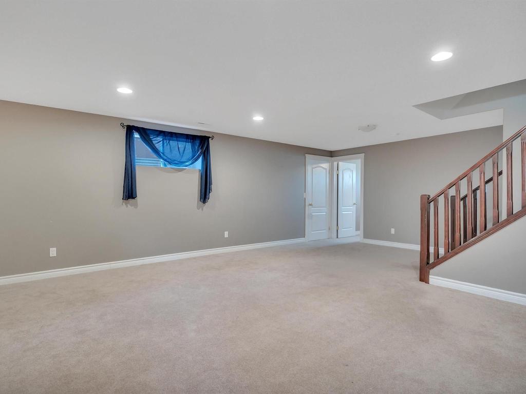 












5 BRIDGEPORT Wynd

,
Leduc,




AB
T9E 8B2

