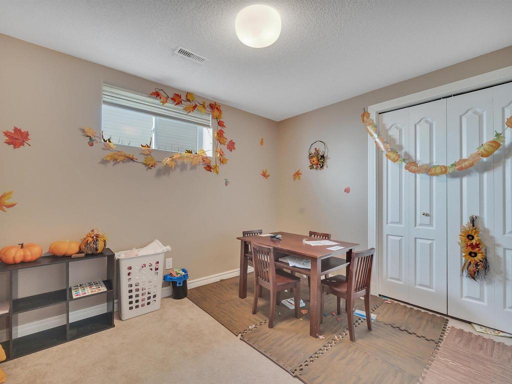 












5 BRIDGEPORT Wynd

,
Leduc,




AB
T9E 8B2

