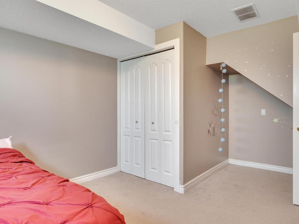 












5 BRIDGEPORT Wynd

,
Leduc,




AB
T9E 8B2

