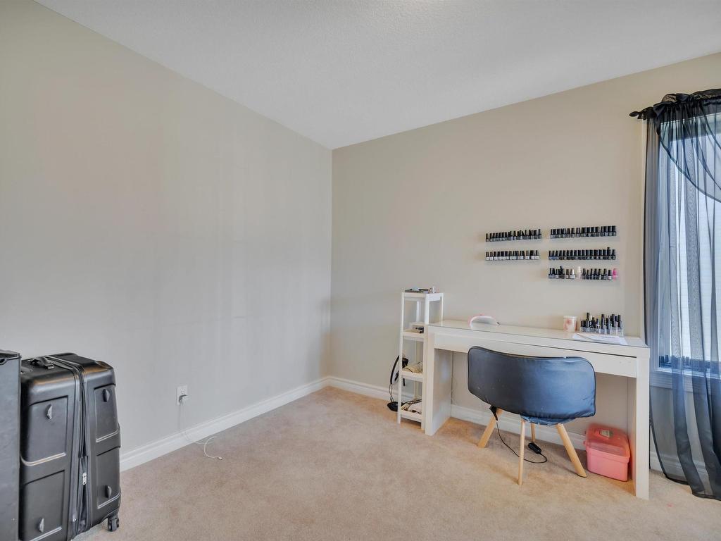 












5 BRIDGEPORT Wynd

,
Leduc,




AB
T9E 8B2

