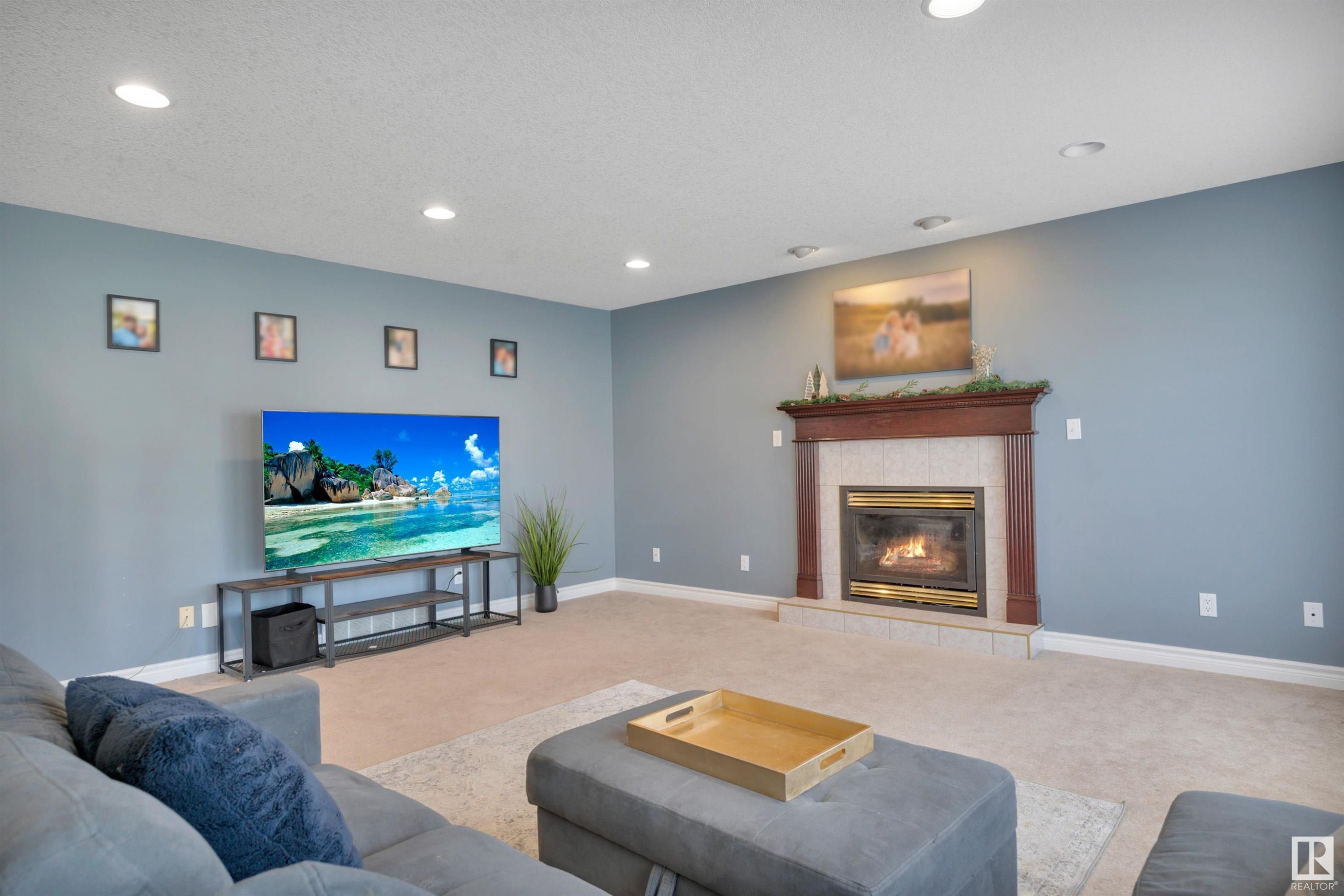 












5 BRIDGEPORT Wynd

,
Leduc,




AB
T9E 8B2

