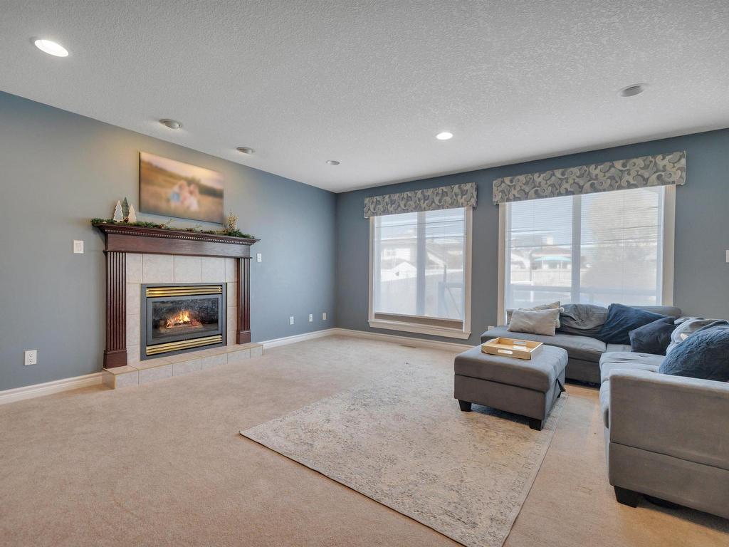 












5 BRIDGEPORT Wynd

,
Leduc,




AB
T9E 8B2

