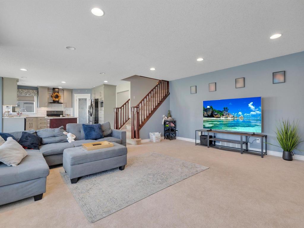 












5 BRIDGEPORT Wynd

,
Leduc,




AB
T9E 8B2

