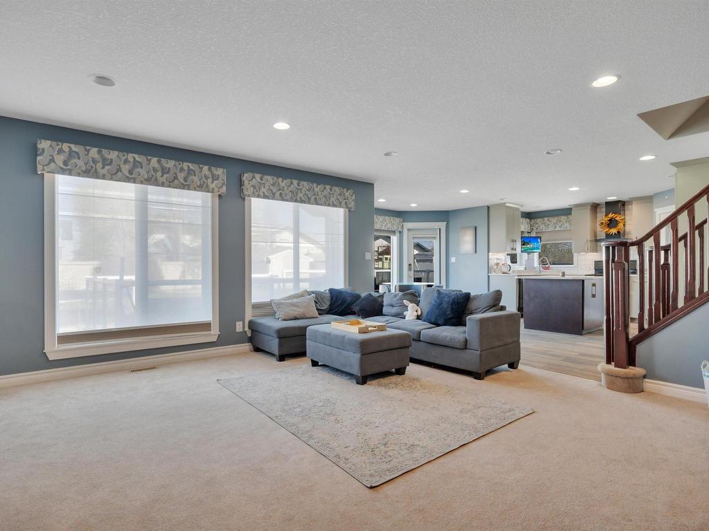 












5 BRIDGEPORT Wynd

,
Leduc,




AB
T9E 8B2

