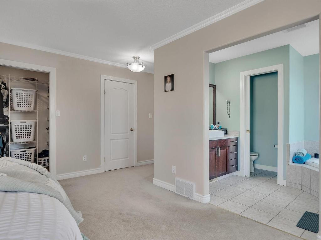 












5 BRIDGEPORT Wynd

,
Leduc,




AB
T9E 8B2

