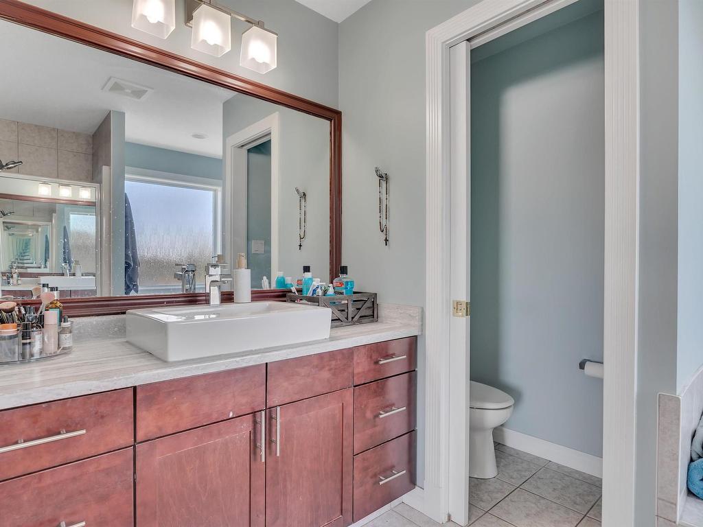 












5 BRIDGEPORT Wynd

,
Leduc,




AB
T9E 8B2

