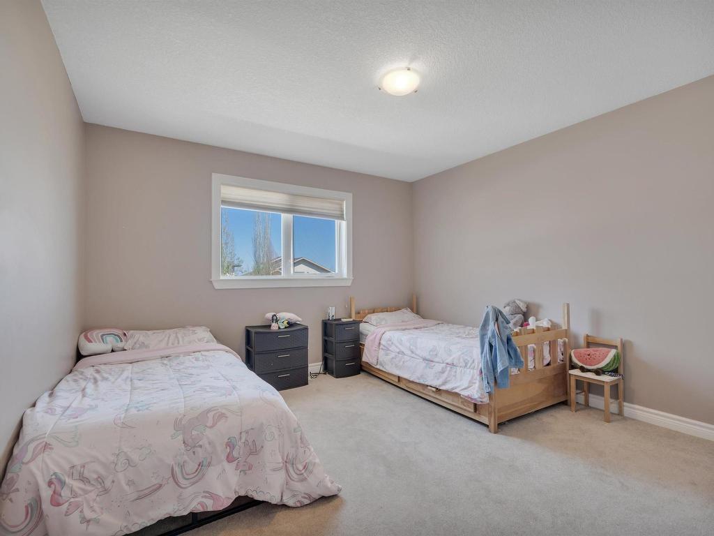 












5 BRIDGEPORT Wynd

,
Leduc,




AB
T9E 8B2

