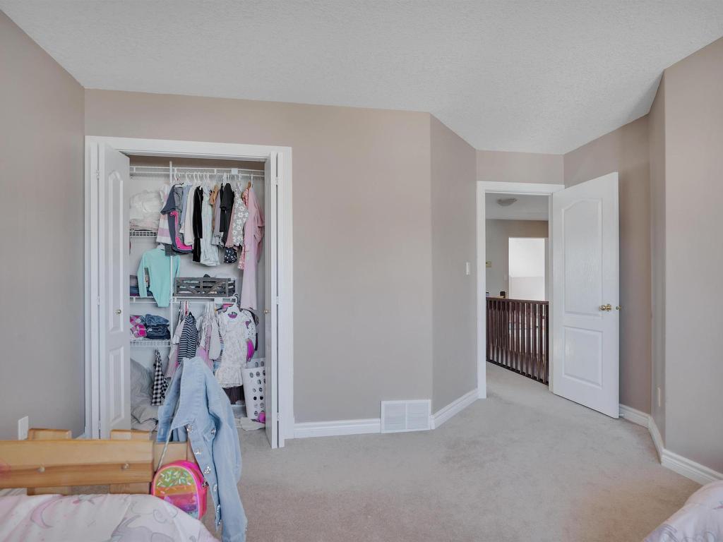 












5 BRIDGEPORT Wynd

,
Leduc,




AB
T9E 8B2

