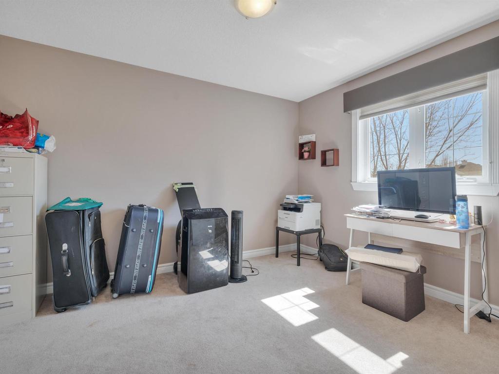 












5 BRIDGEPORT Wynd

,
Leduc,




AB
T9E 8B2

