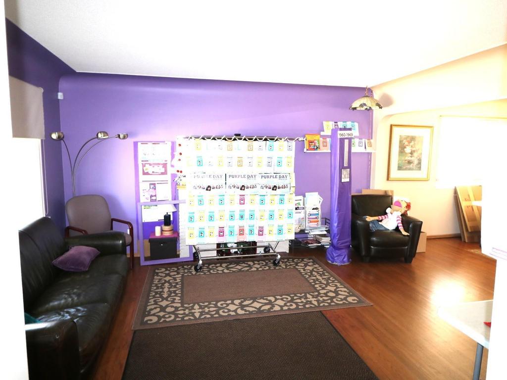 












11215 GROAT Road

,
Edmonton,




AB
T5M 3K2

