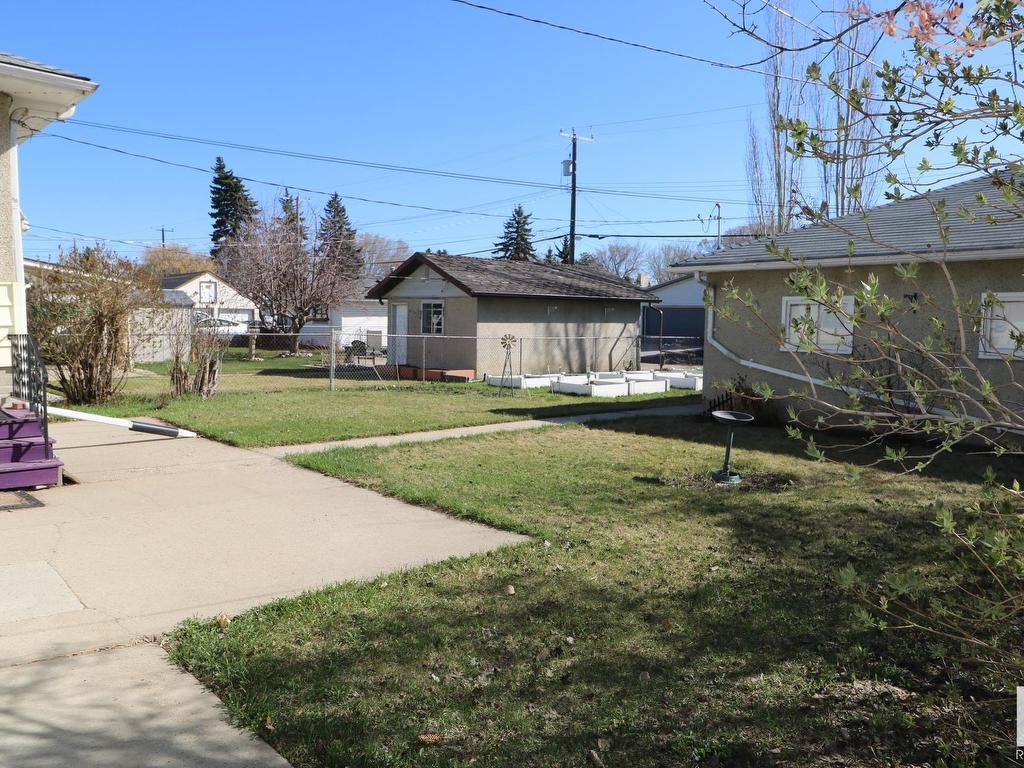 












11215 GROAT Road

,
Edmonton,




AB
T5M 3K2

