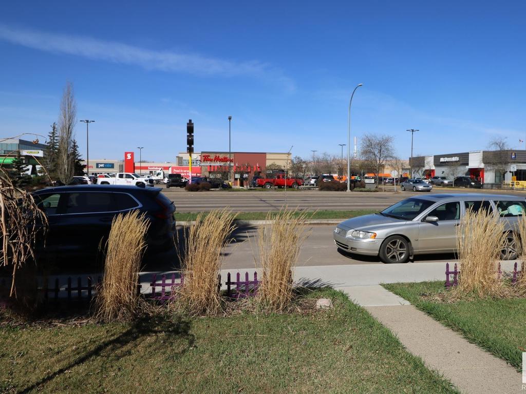 












11215 GROAT Road

,
Edmonton,




AB
T5M 3K2

