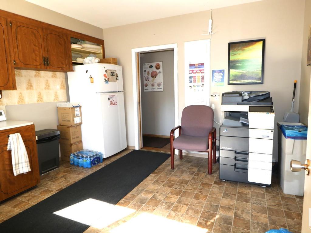 












11215 GROAT Road

,
Edmonton,




AB
T5M 3K2

