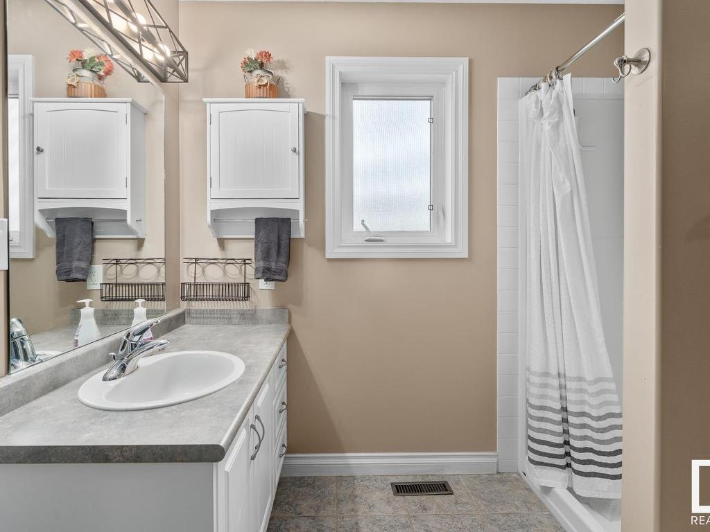 












2617 6A Avenue

,
Cold Lake,




AB
T9M 2C7

