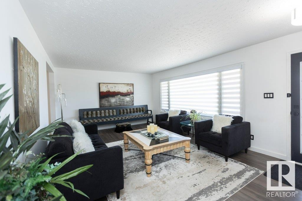 












9847 106 Street

,
Westlock,




AB
T7P 1S4

