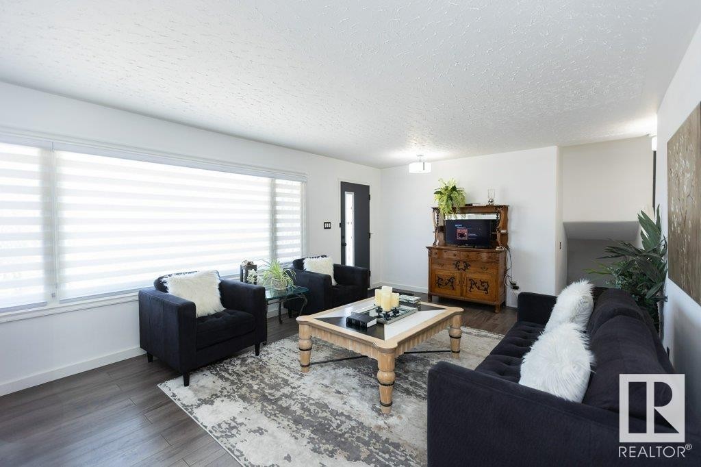 












9847 106 Street

,
Westlock,




AB
T7P 1S4

