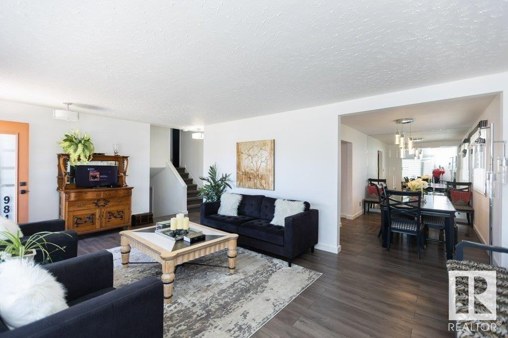 












9847 106 Street

,
Westlock,




AB
T7P 1S4

