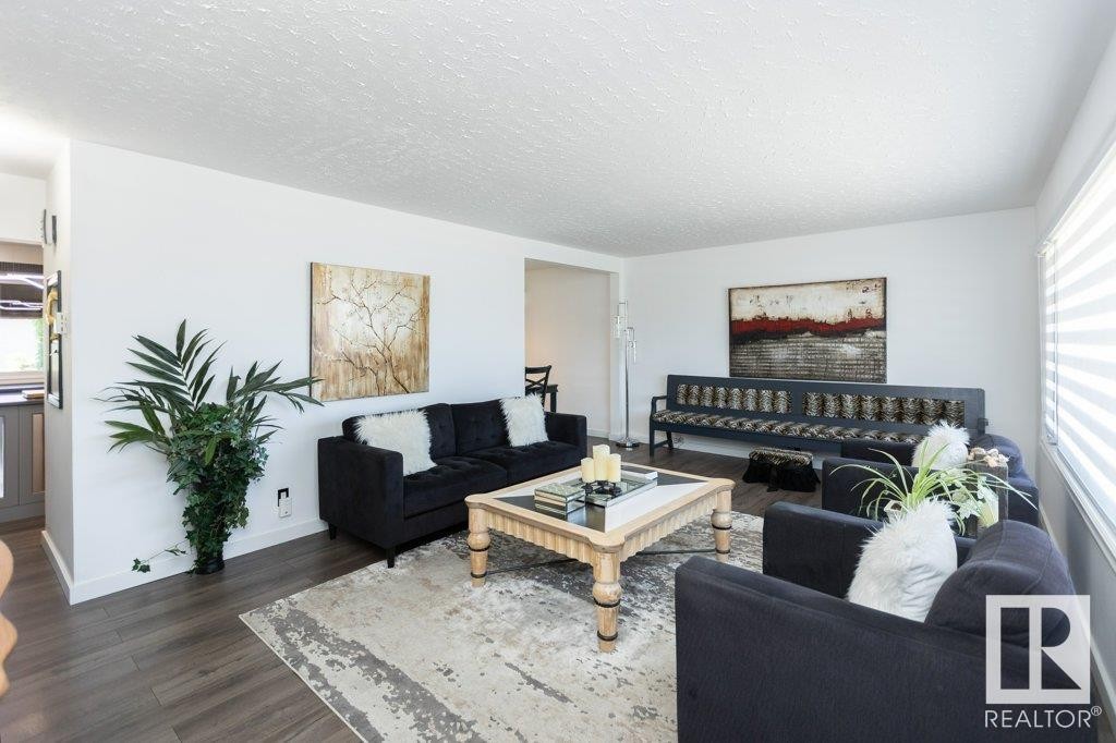 












9847 106 Street

,
Westlock,




AB
T7P 1S4

