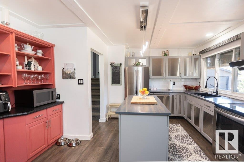 












9847 106 Street

,
Westlock,




AB
T7P 1S4

