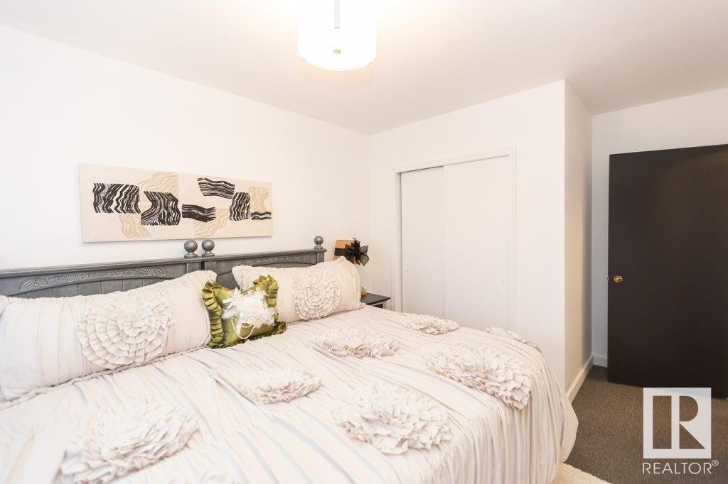 












9847 106 Street

,
Westlock,




AB
T7P 1S4

