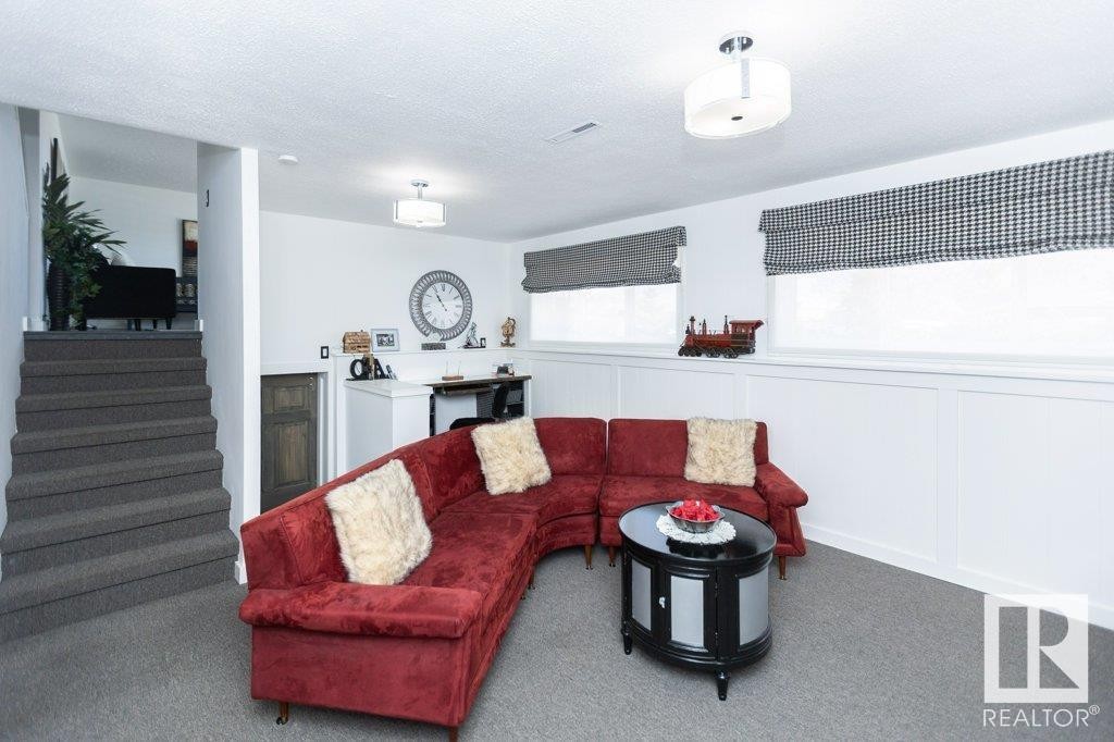 












9847 106 Street

,
Westlock,




AB
T7P 1S4

