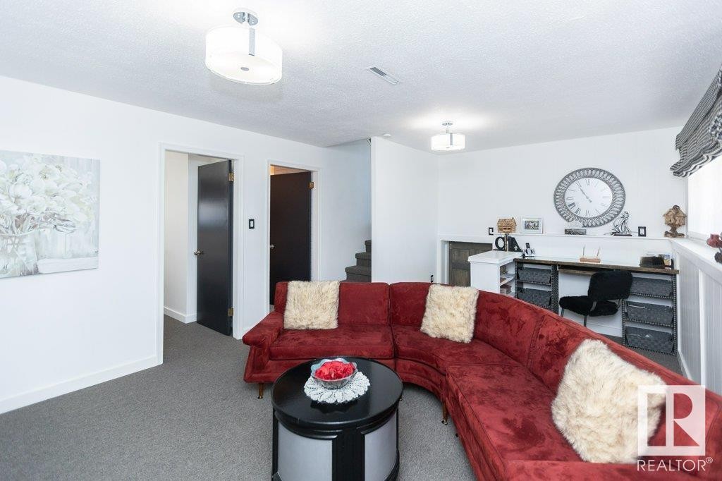 












9847 106 Street

,
Westlock,




AB
T7P 1S4

