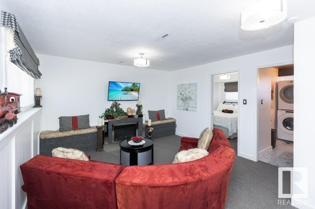 












9847 106 Street

,
Westlock,




AB
T7P 1S4

