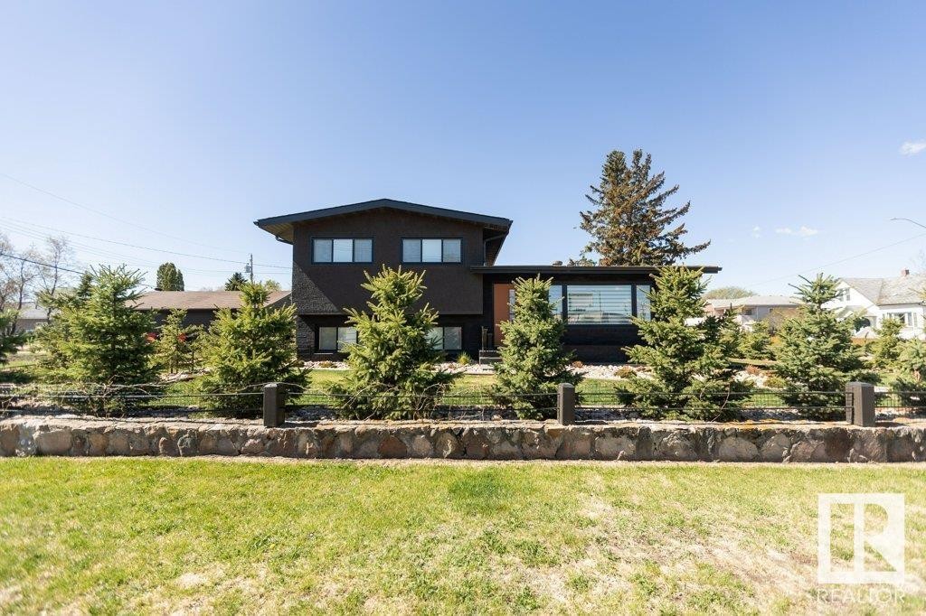 












9847 106 Street

,
Westlock,




AB
T7P 1S4

