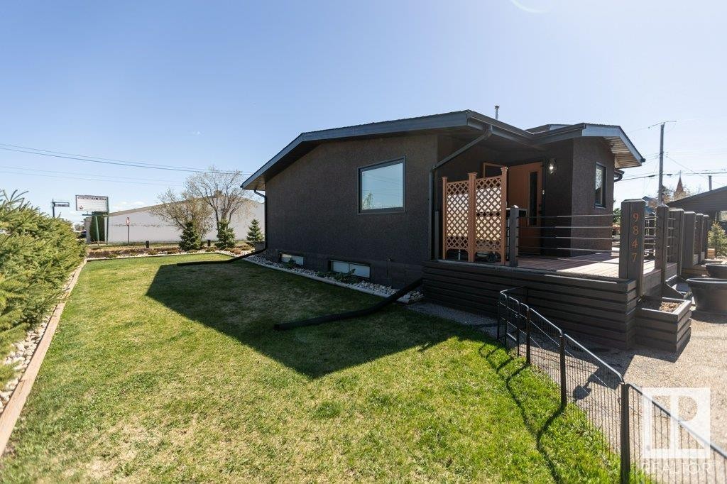 












9847 106 Street

,
Westlock,




AB
T7P 1S4

