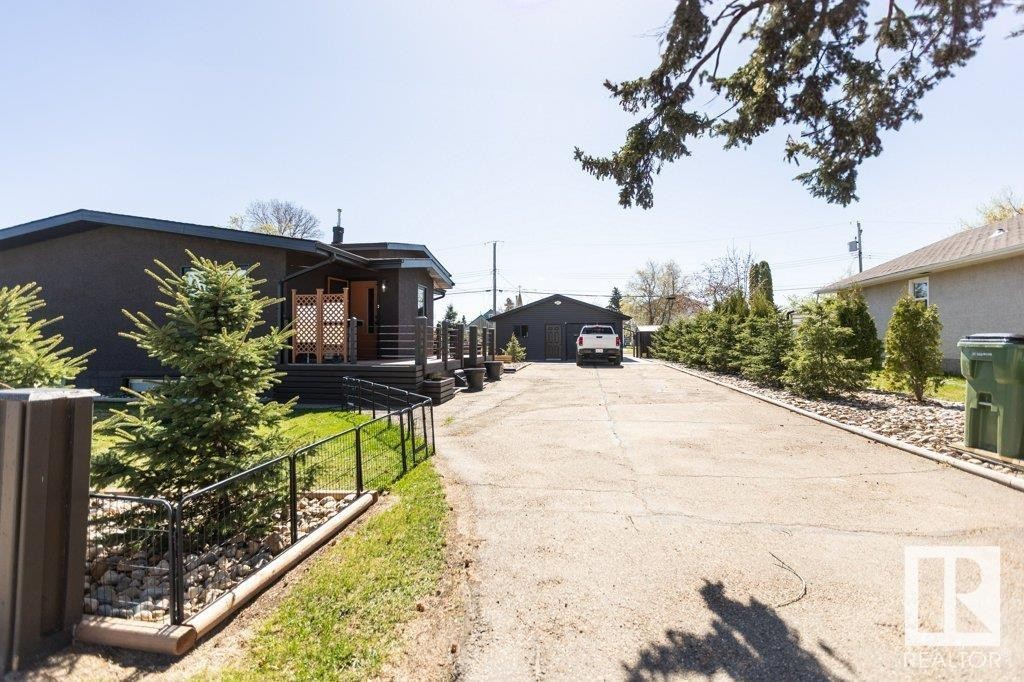 












9847 106 Street

,
Westlock,




AB
T7P 1S4

