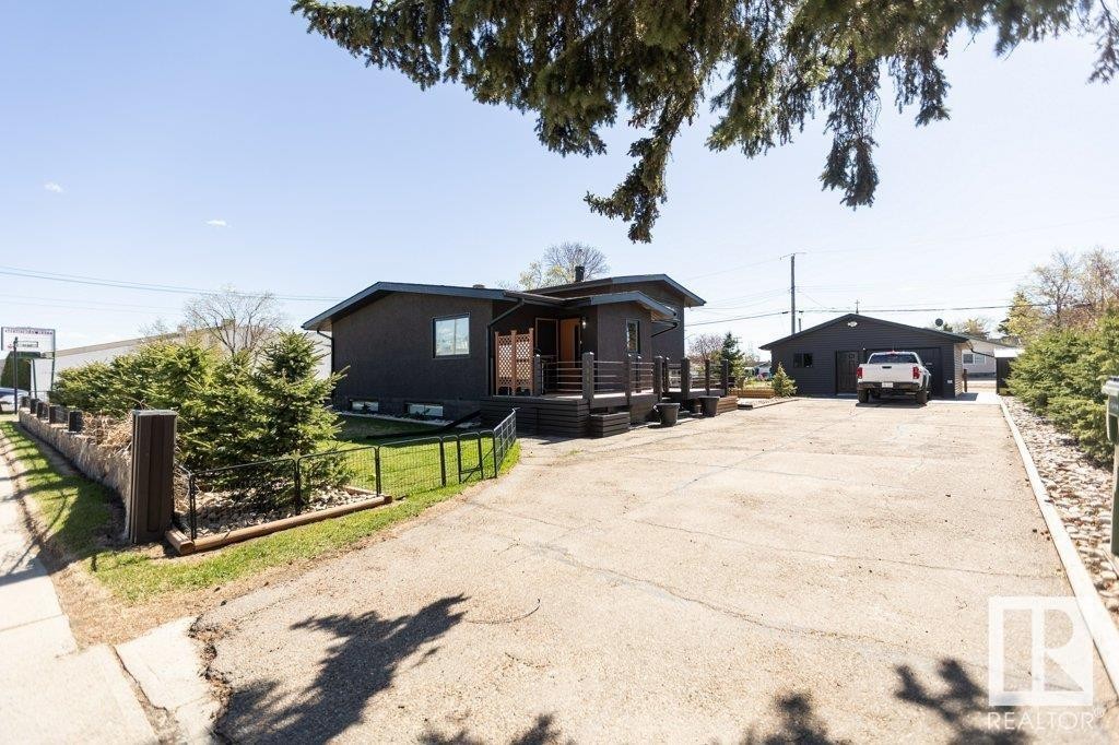 












9847 106 Street

,
Westlock,




AB
T7P 1S4

