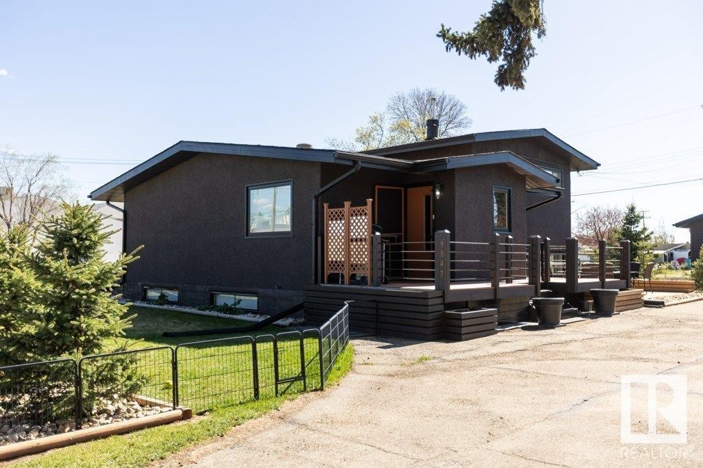 












9847 106 Street

,
Westlock,




AB
T7P 1S4


