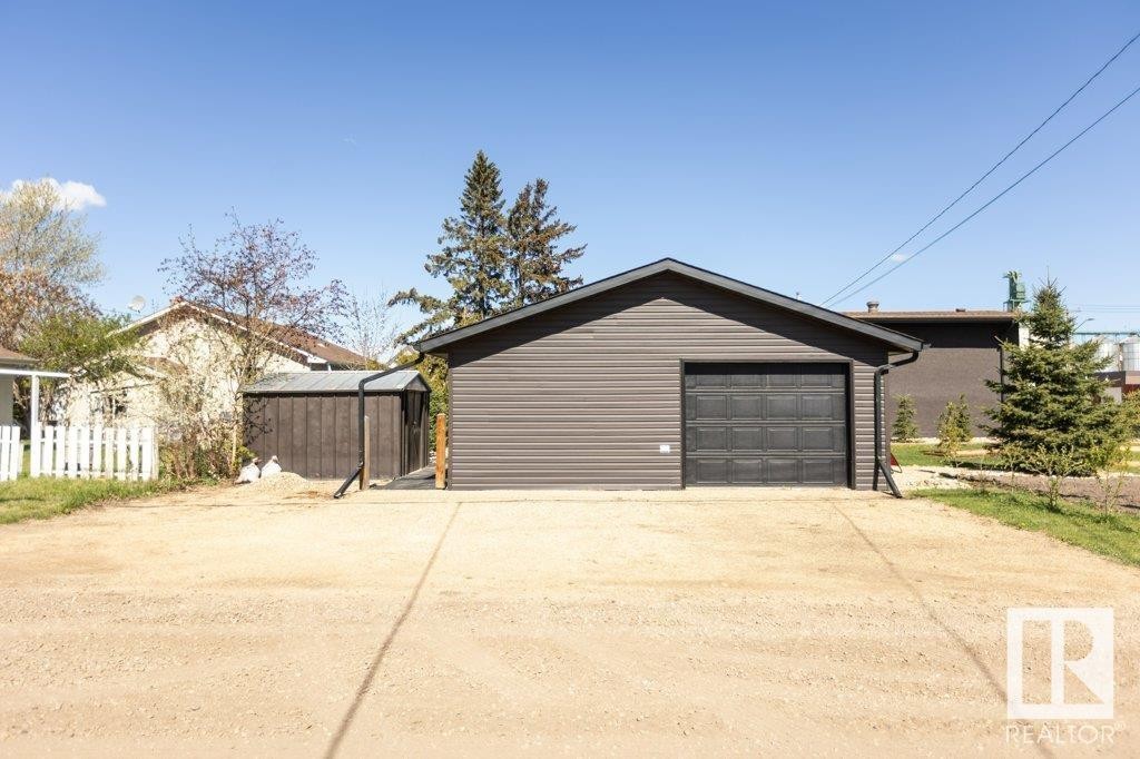 












9847 106 Street

,
Westlock,




AB
T7P 1S4

