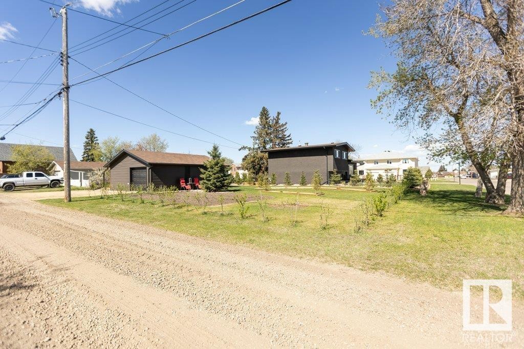 












9847 106 Street

,
Westlock,




AB
T7P 1S4

