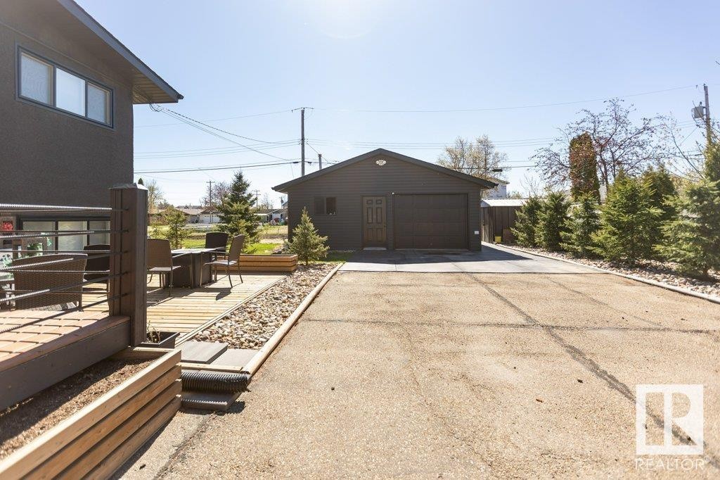 












9847 106 Street

,
Westlock,




AB
T7P 1S4

