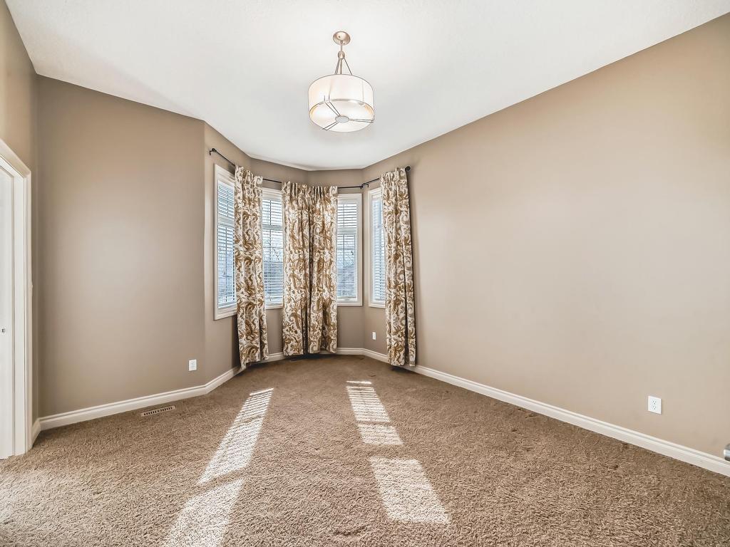 












13 12610 15 Avenue

,
Edmonton,




AB
T6W 1X1

