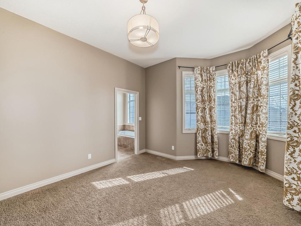 












13 12610 15 Avenue

,
Edmonton,




AB
T6W 1X1

