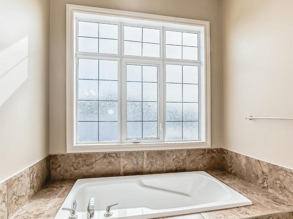












13 12610 15 Avenue

,
Edmonton,




AB
T6W 1X1

