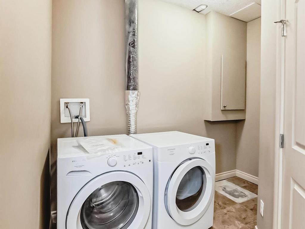 












13 12610 15 Avenue

,
Edmonton,




AB
T6W 1X1

